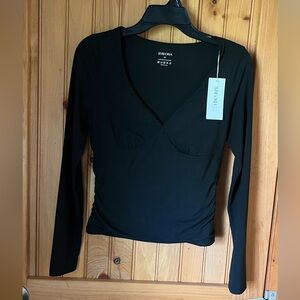 Reoria black Longsleeve v neck top